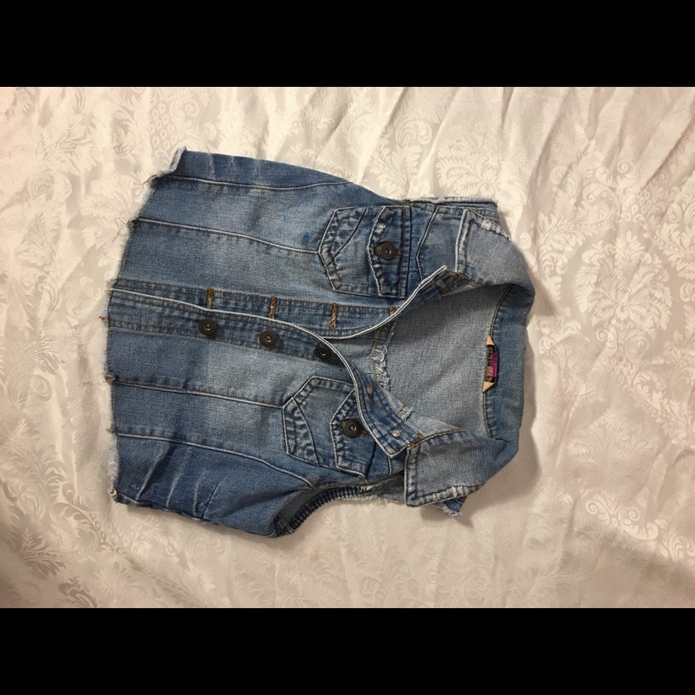 Cute denim vest!